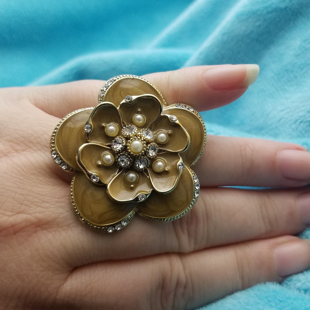 ❇️ Gorgeous floral statement ring ❇️